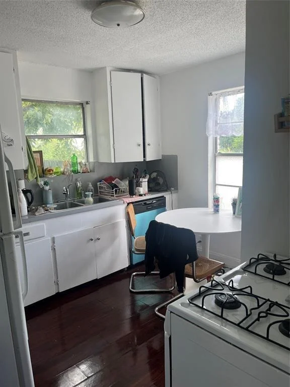 Photo of 4627 Depew Ave