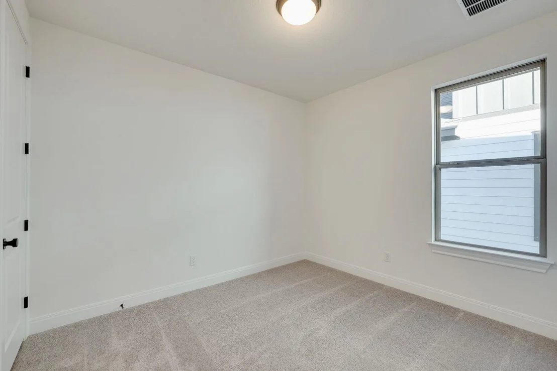 Photo of 440 Burlington DR