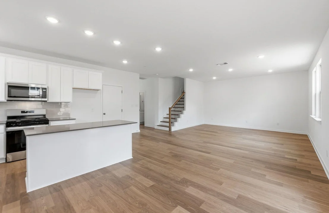 Photo of 111 Blackfoot Daisy PATH