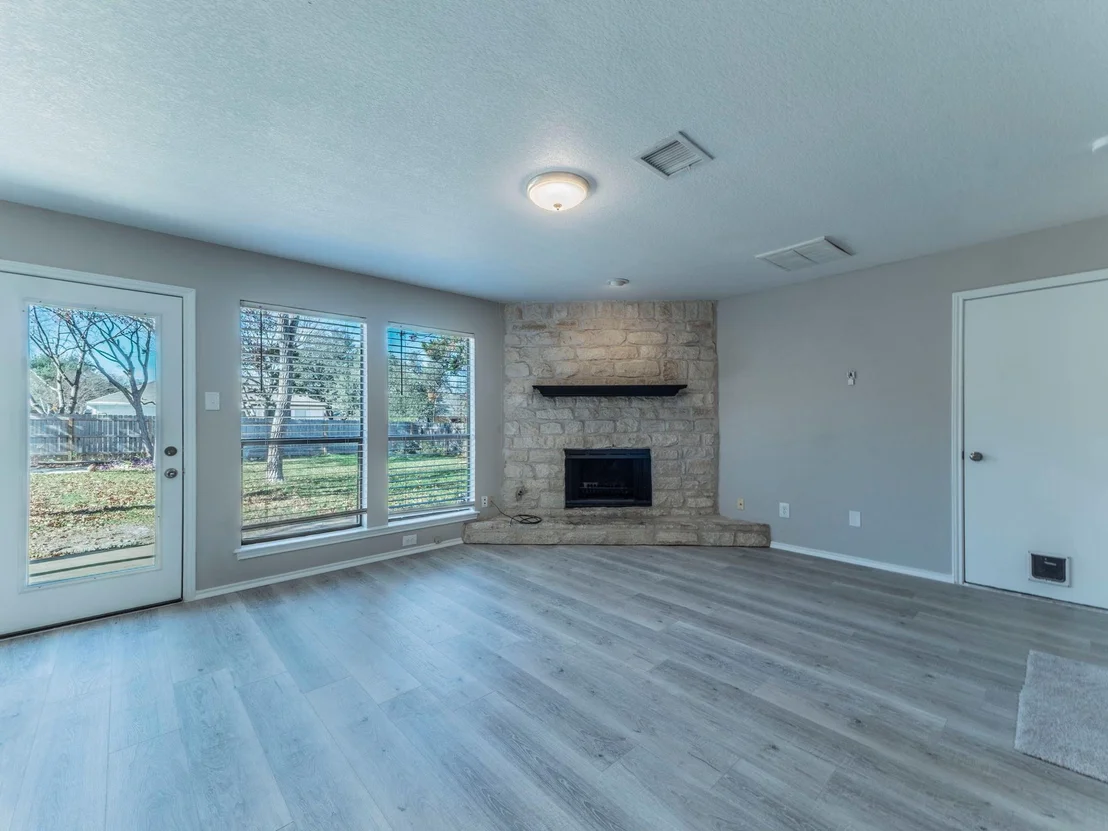 Photo of 1807 Parkwood DR