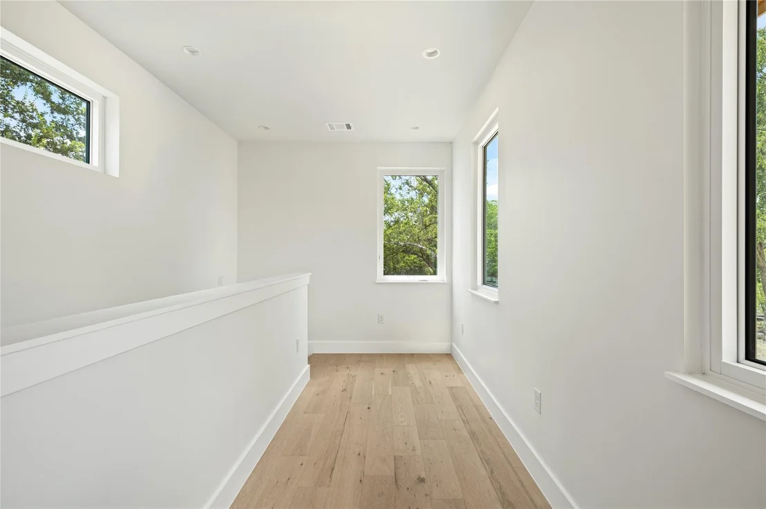 Photo of Unit 2 at 1215 Fort Branch BLVD