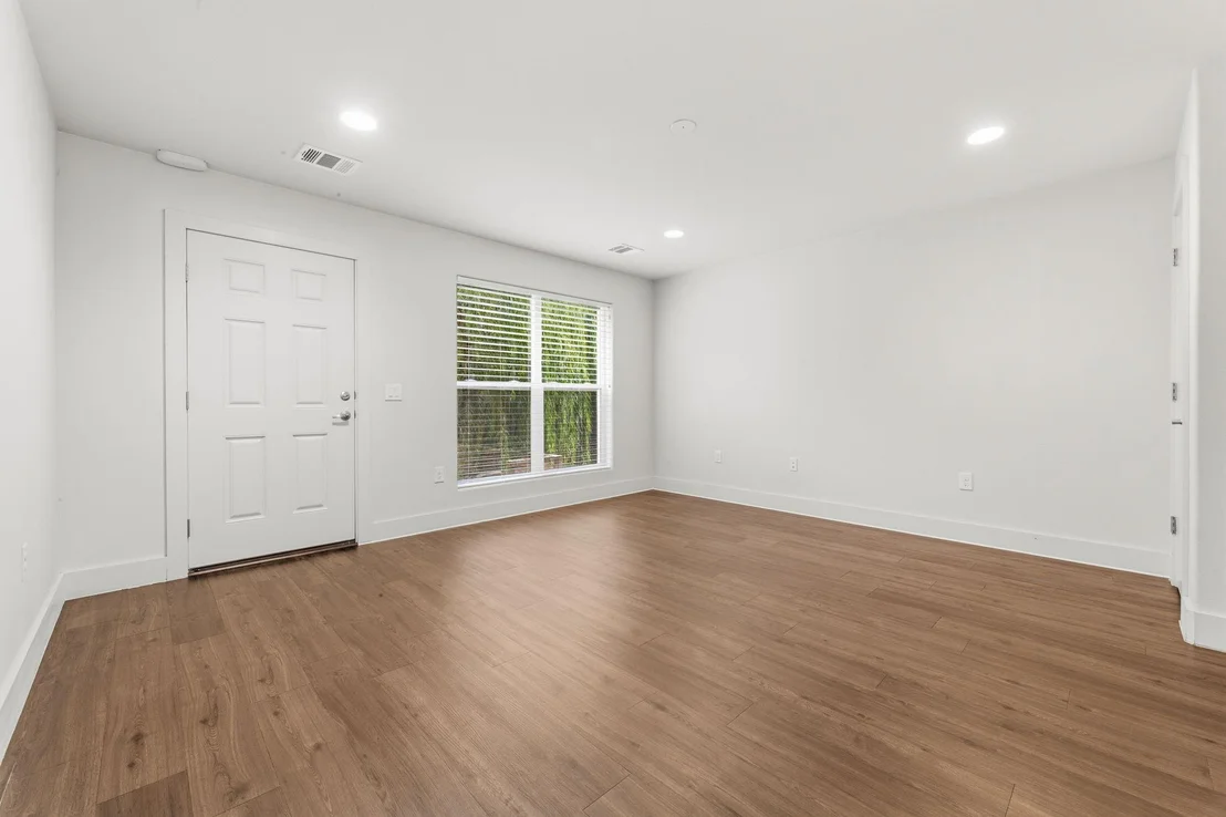 Photo of Unit 708 at 1101 Grove BLVD