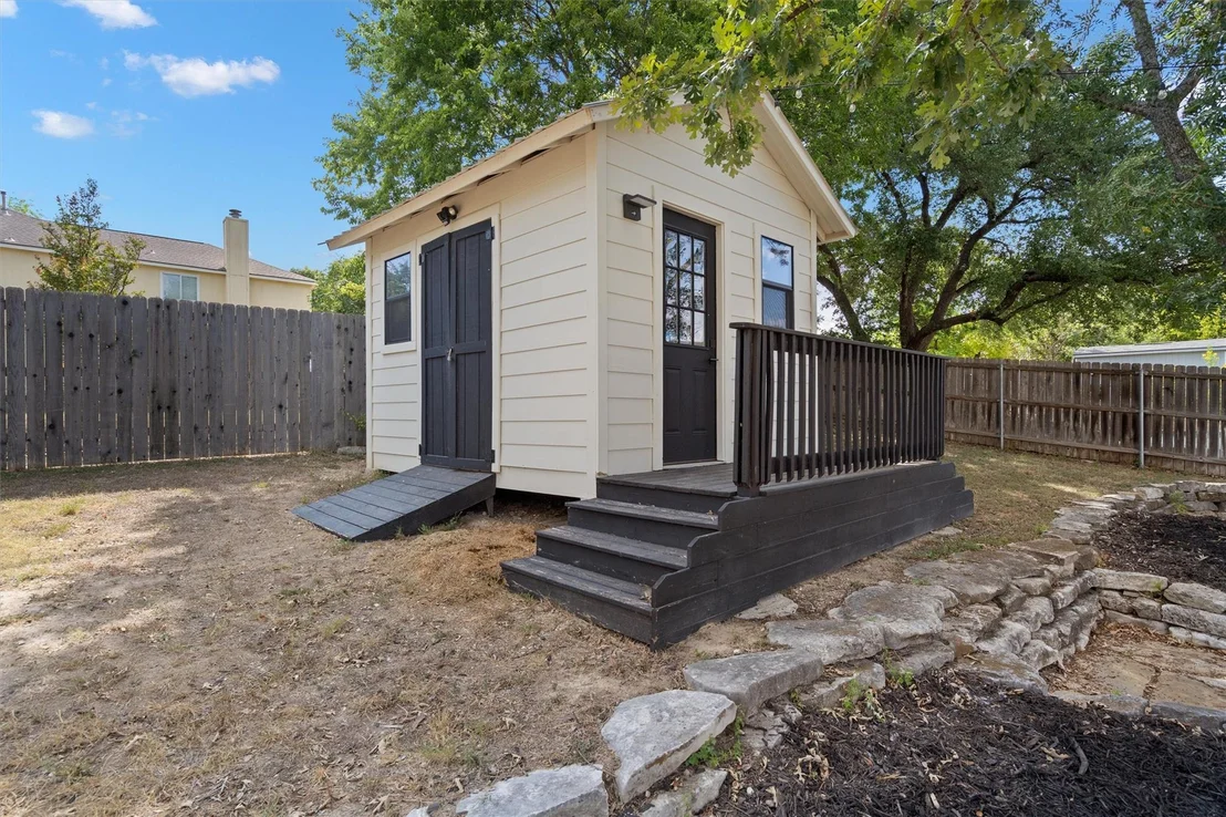 Photo of 1009 Pioneer Bend DR