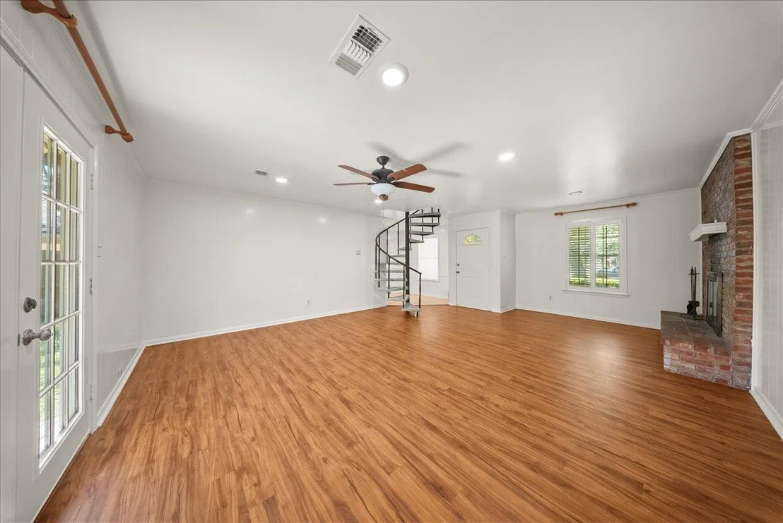 Photo of 421 Forrest LN