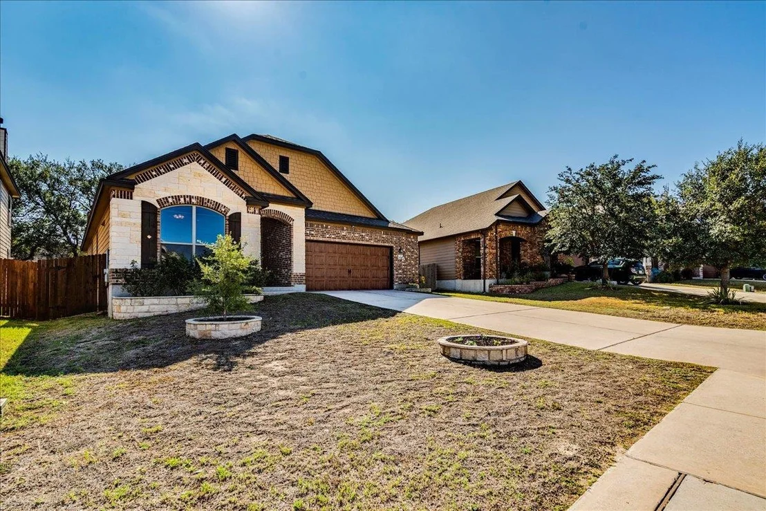 Photo of 1040 Verna Brooks WAY