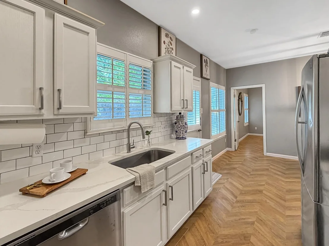 Photo of 4419 QUICKSILVER BLVD