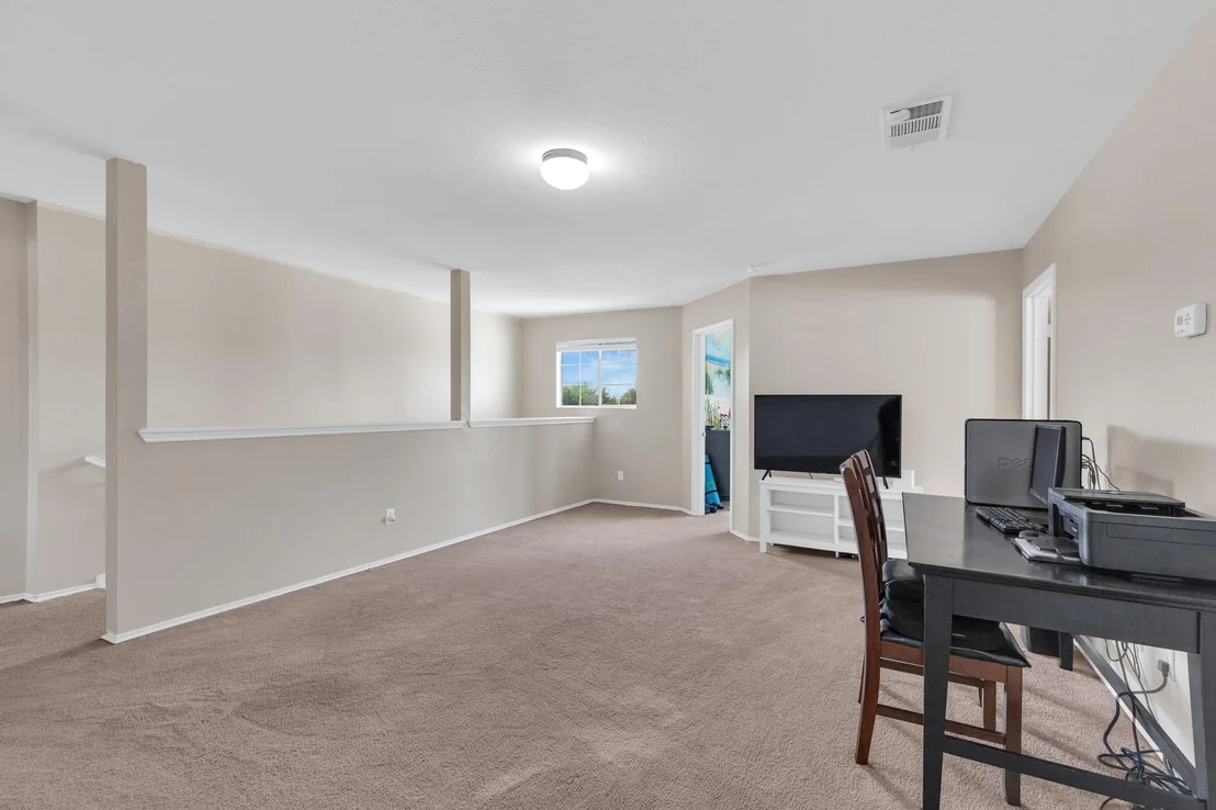Photo of 111 S Creekbend DR