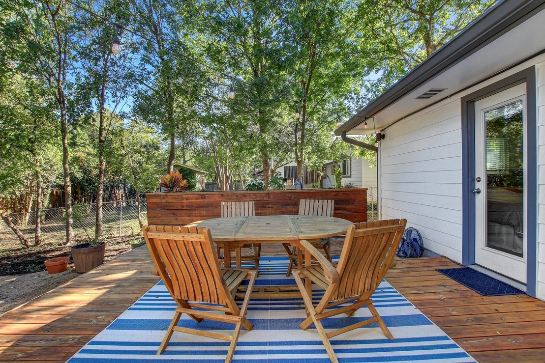 Photo of 7110 Whispering Oaks DR