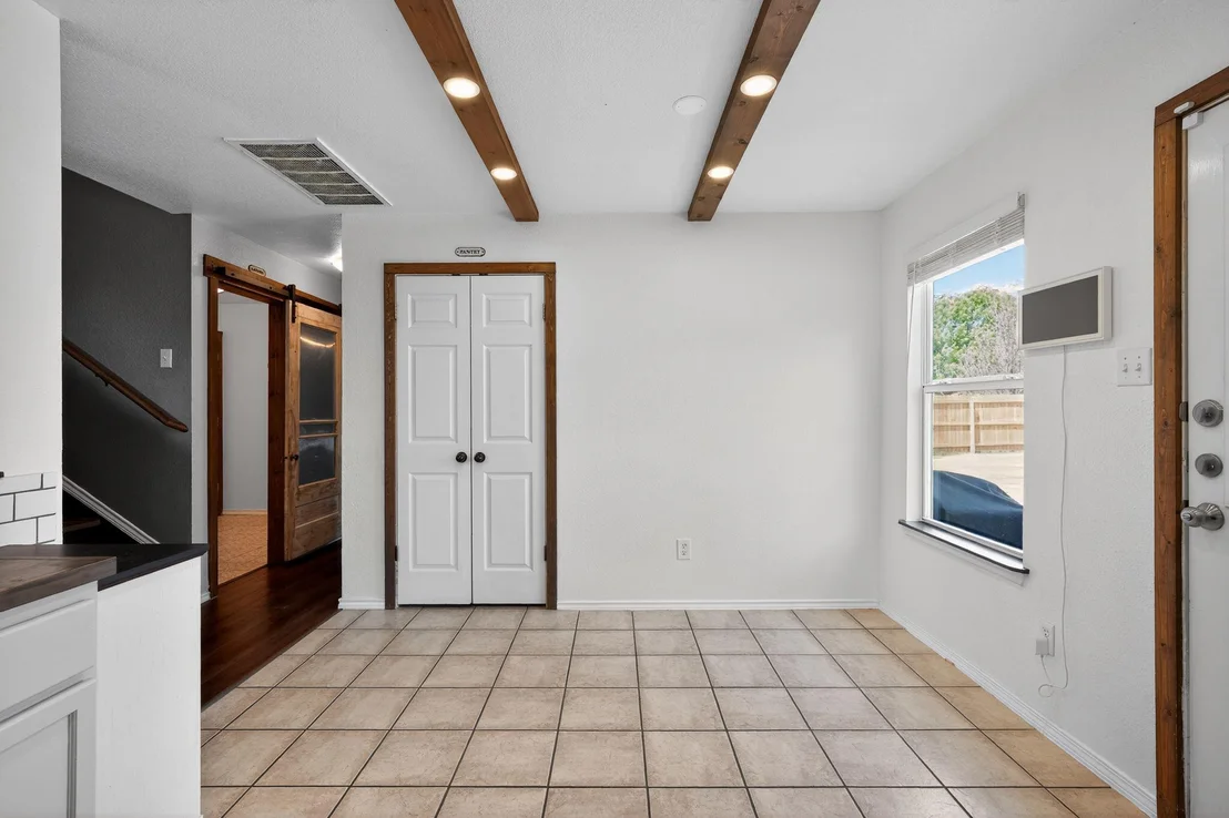 Photo of 748 Bills CIR