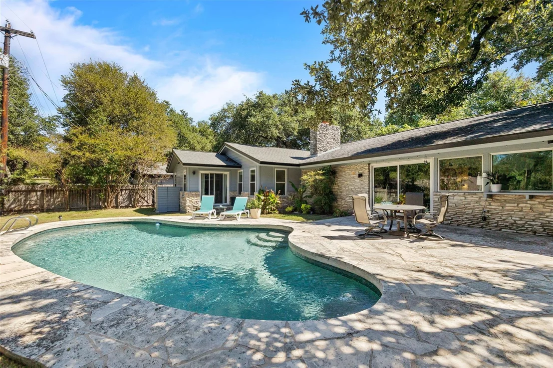Photo of 8808 Point West DR