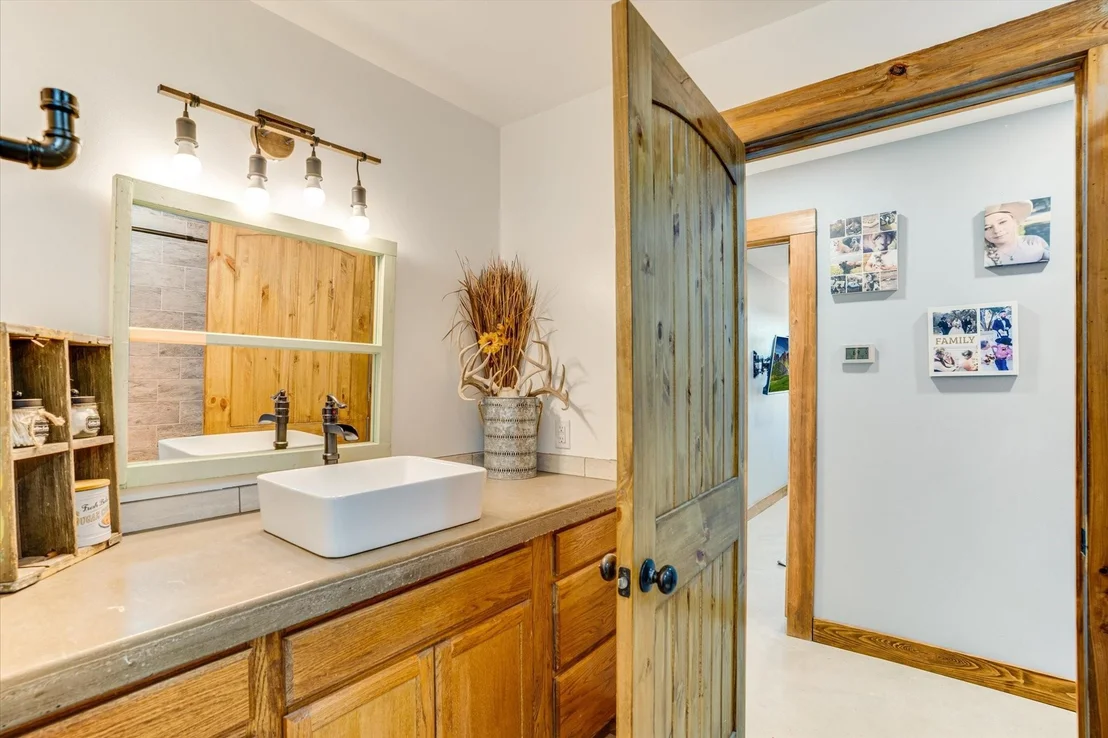 Photo of 5450 County Road 202