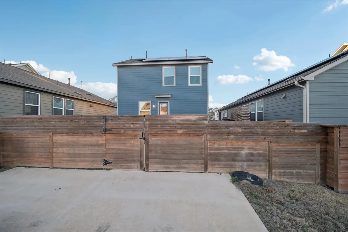 Photo of 857 Powell ST
