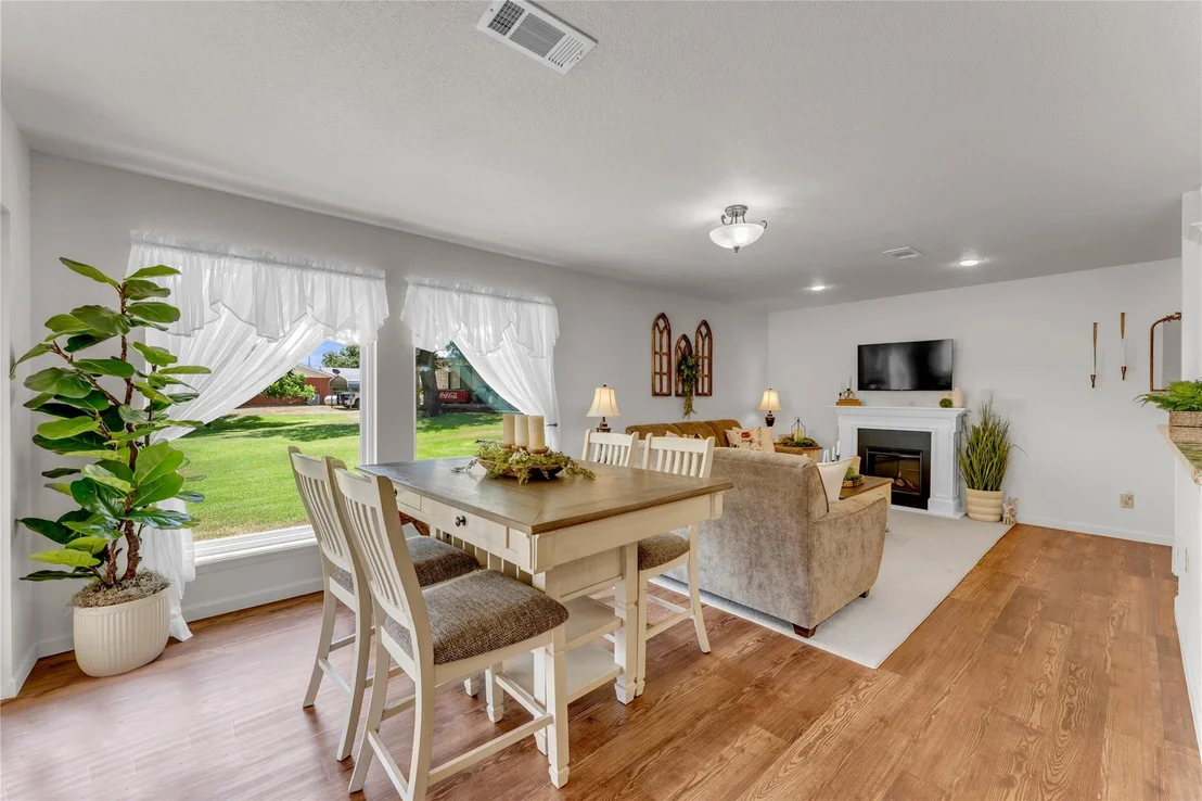 Photo of 386 Lake Loop