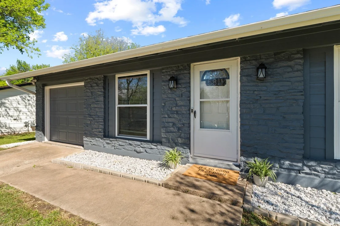 Photo of 5811 Glenhollow PATH
