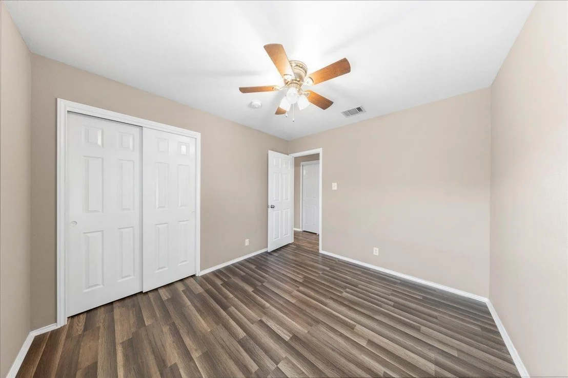 Photo of 202 Ashbury DR
