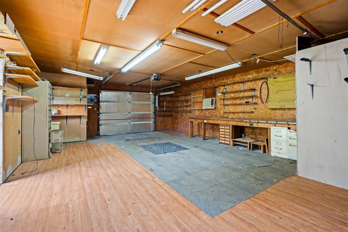 Photo of 204 E Eckhart Ave