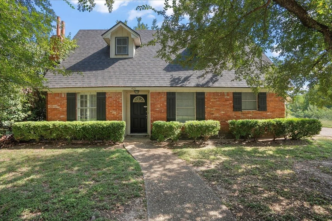 Photo of 421 Forrest LN