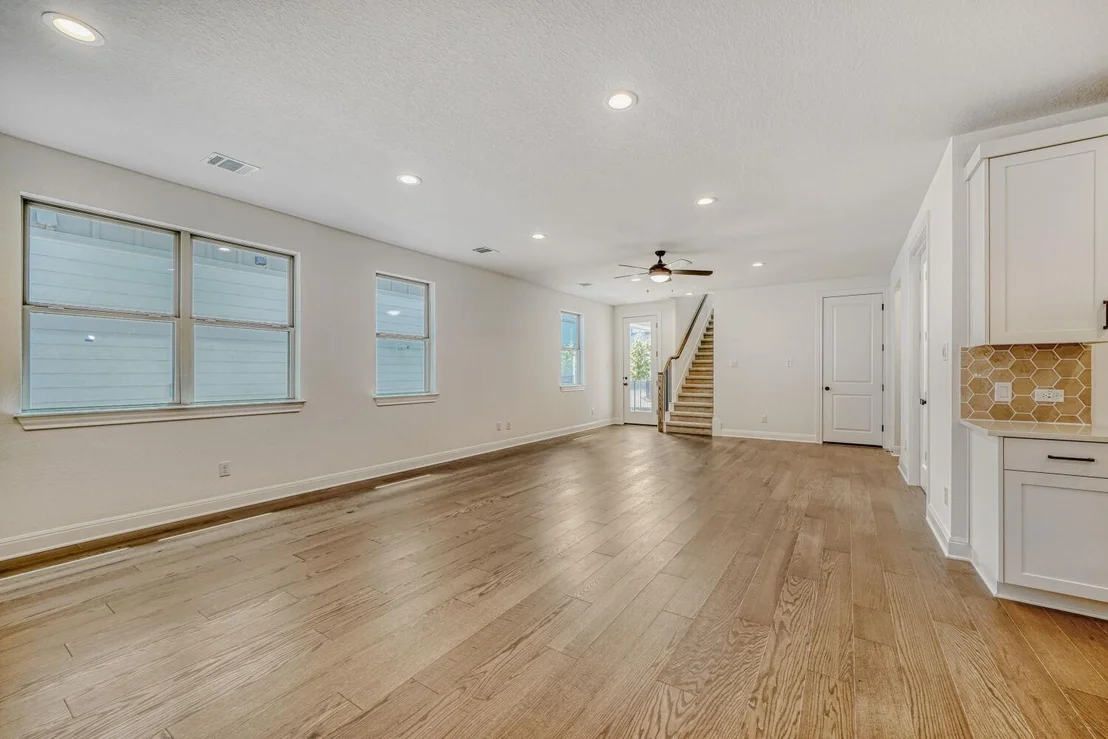 Photo of 448 Burlington DR