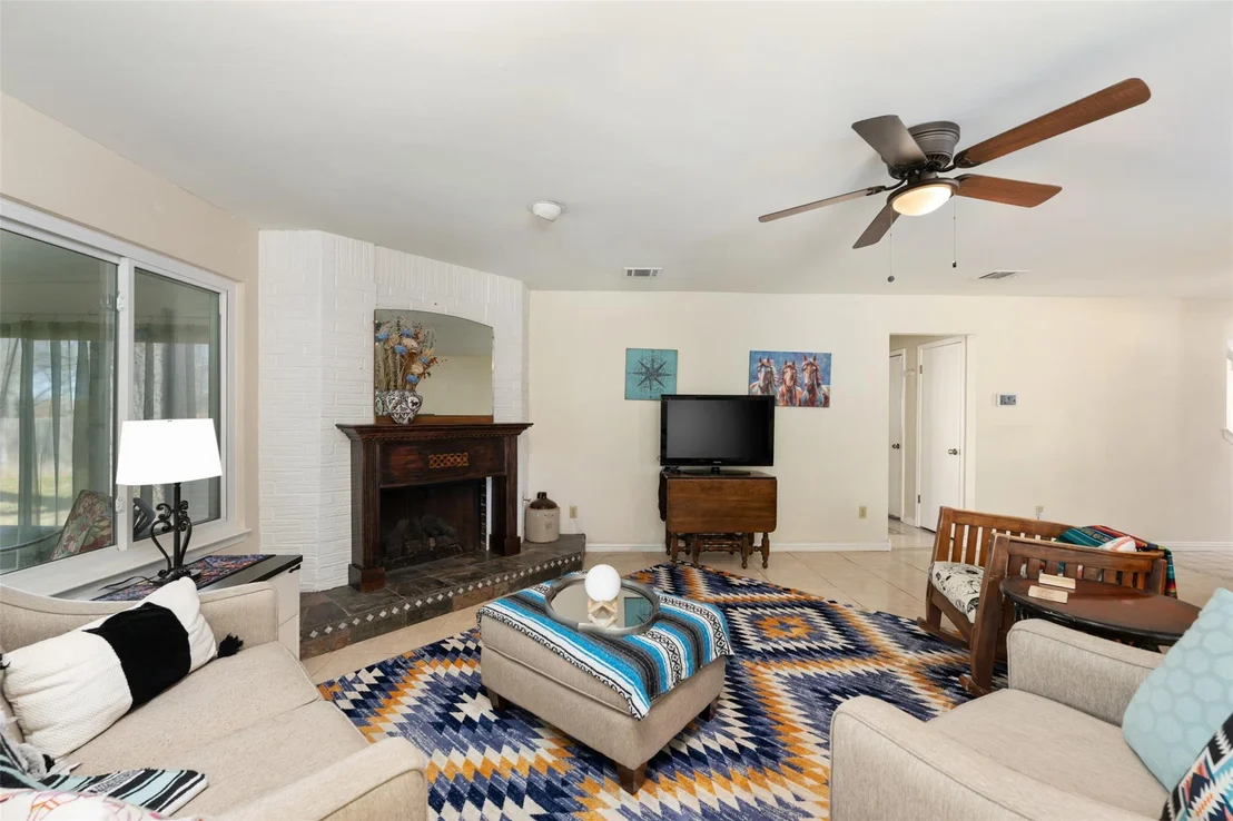 Photo of 1408 Doonesbury DR