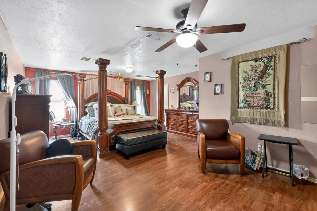 Photo of 1704 Prestige LOOP