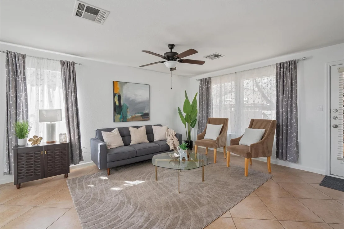 Photo of 1002 Pathfinder WAY