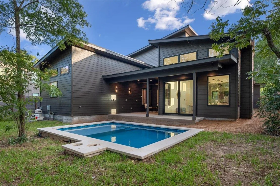 Photo of 1711 Crown DR