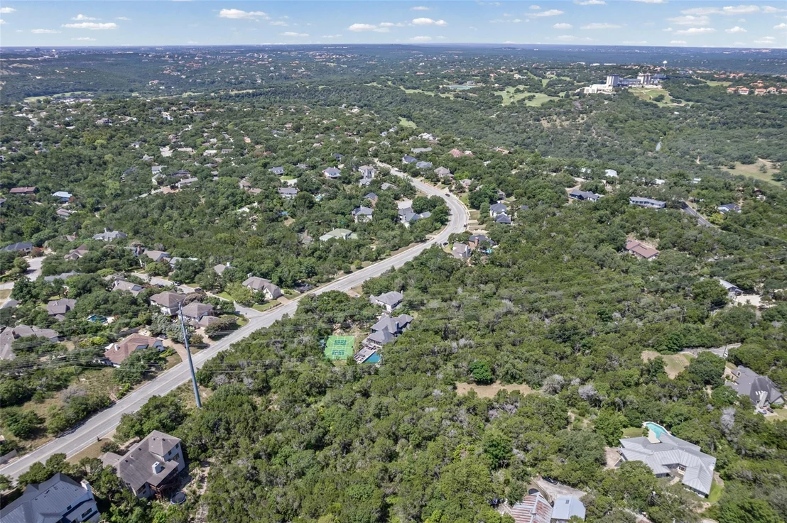Photo of 6635 Whitemarsh Valley WALK