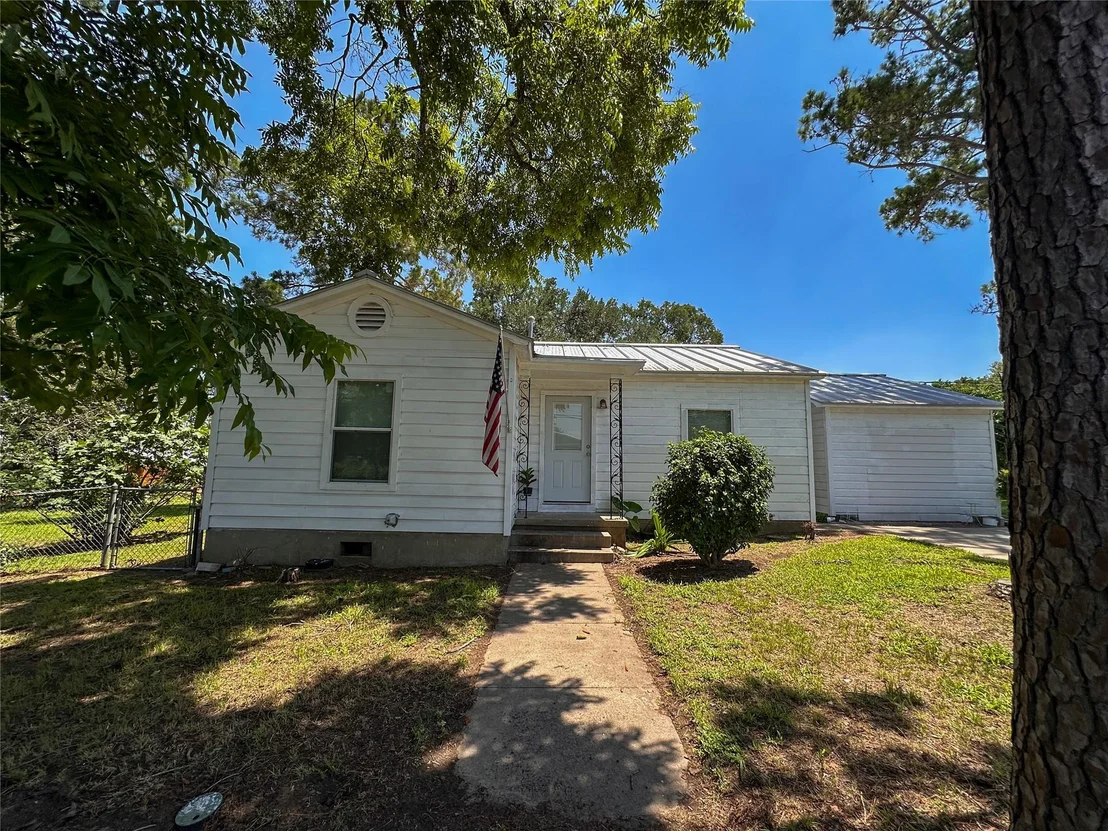 Photo of 407 4th Ave