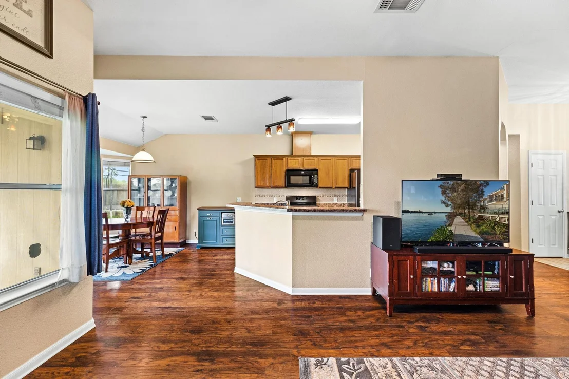 Photo of 319 Willowbrook DR