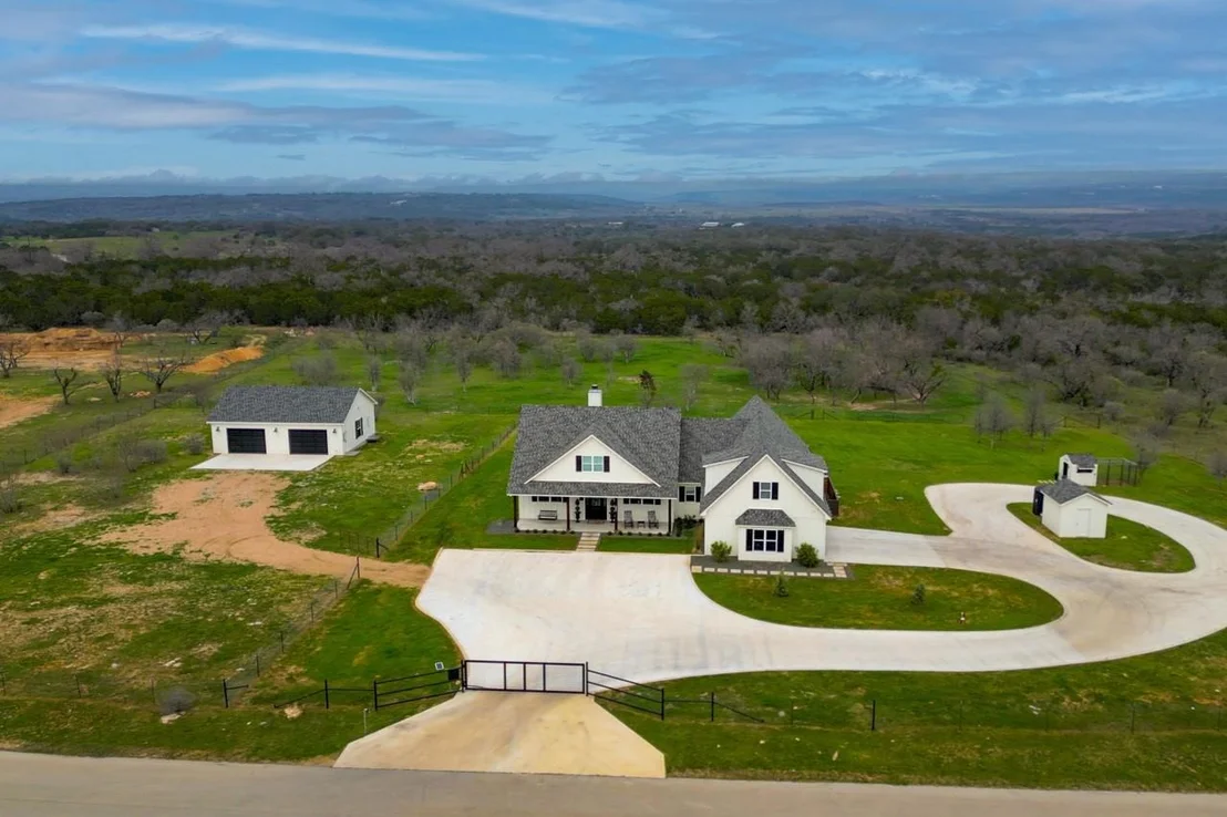 Photo of 104 Schoolhouse LN