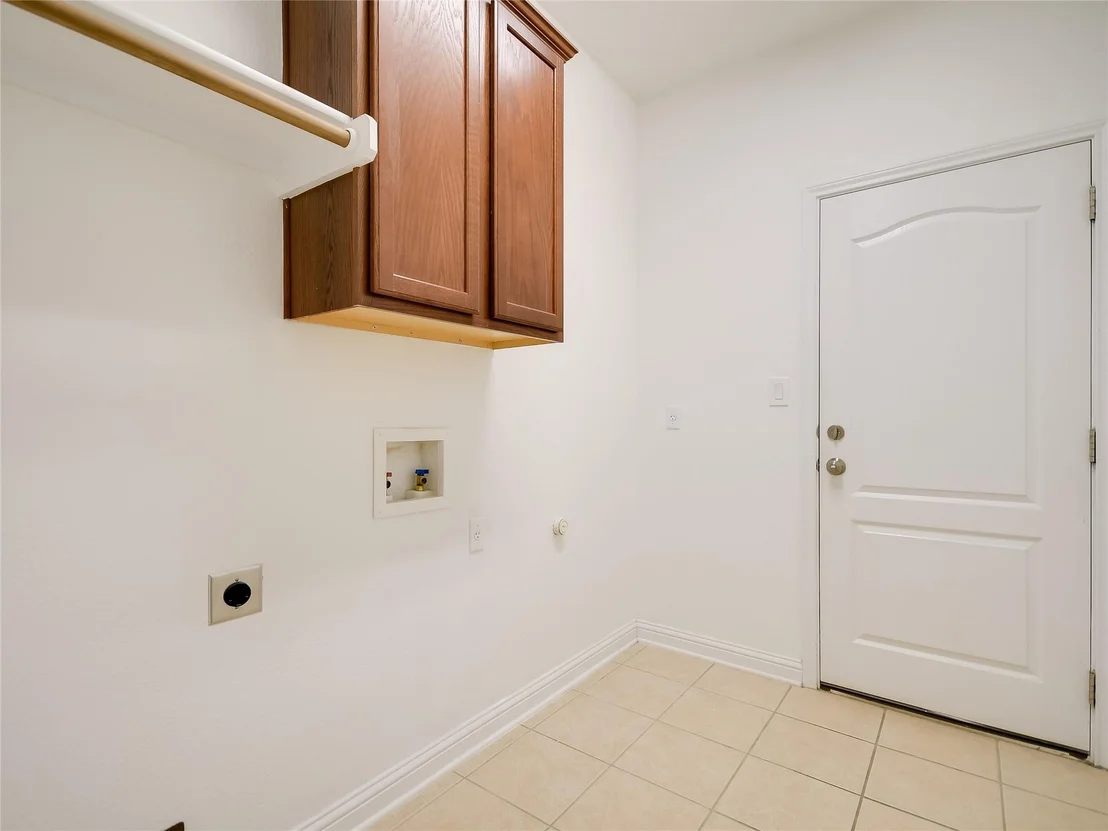 Photo of 15701 Sayan CV