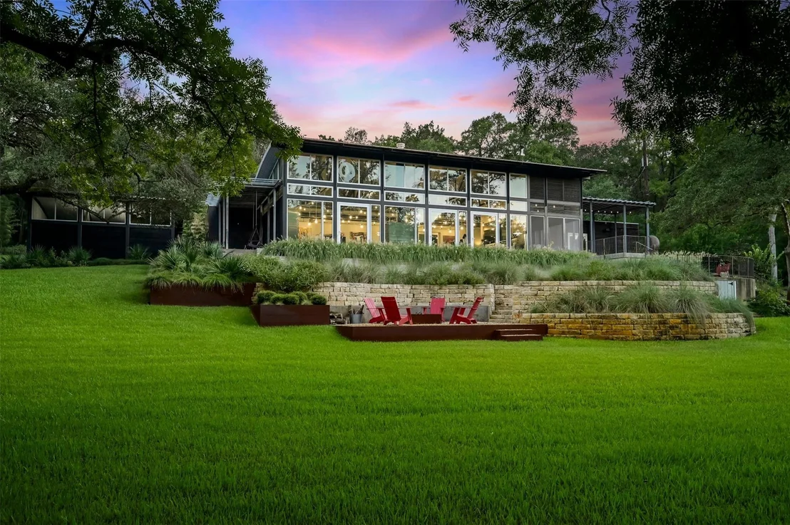 Photo of 2212 River Hills RD