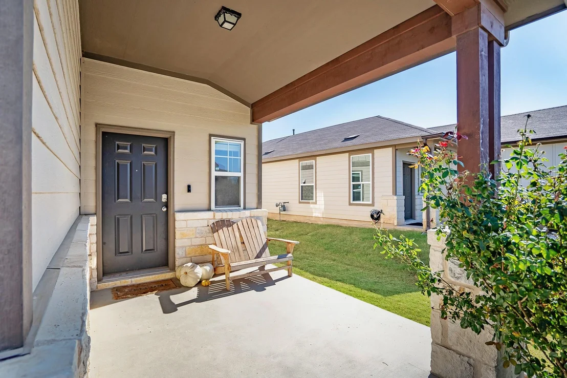 Photo of 221 Thornless CIR