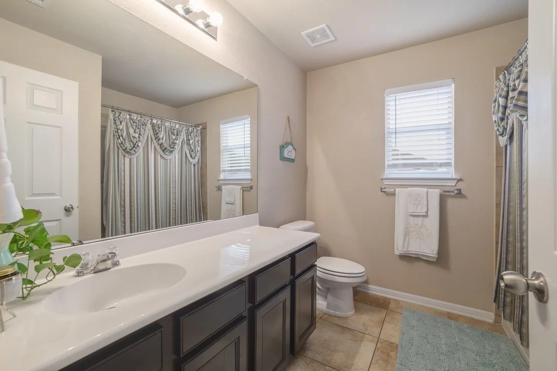 Photo of 588 Bottle Brush DR