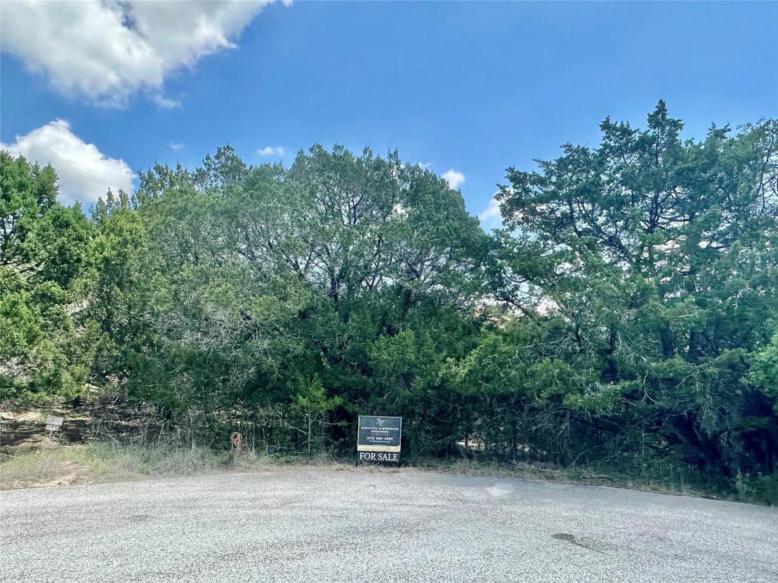 Photo of 20800 JAMESTOWN CV