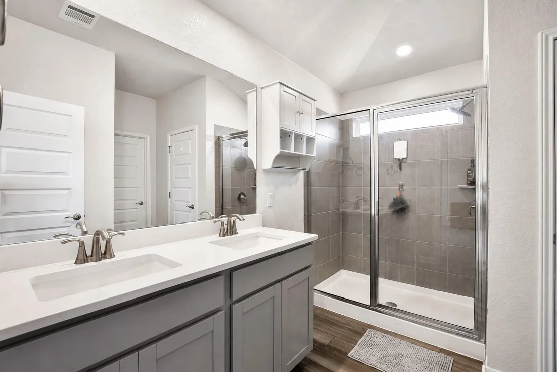 Photo of 1100 View DR
