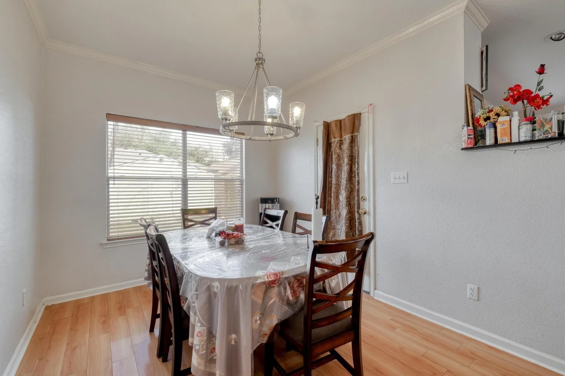 Photo of 402 Split Oak DR