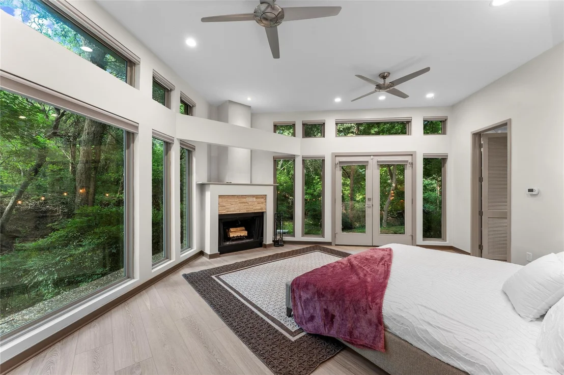 Photo of 3001 White Oak DR
