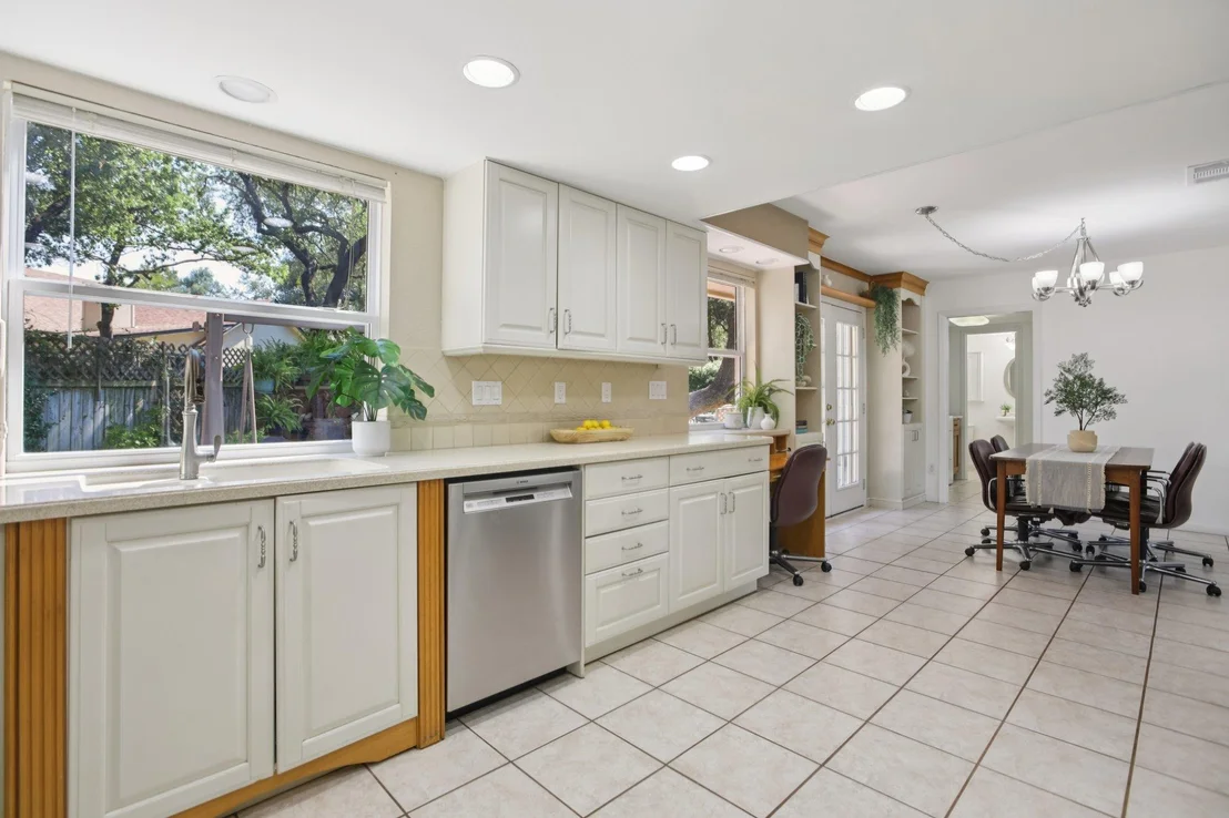 Photo of 4107 Adelphi LN
