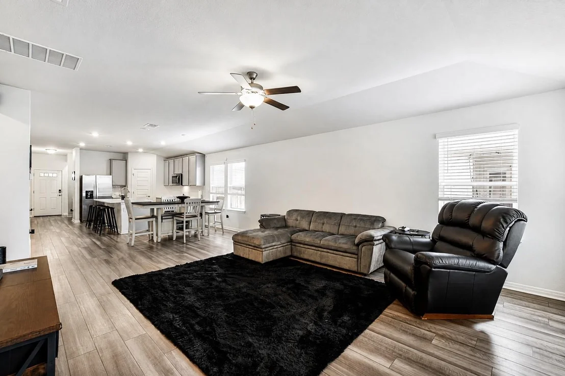 Photo of 1100 View DR