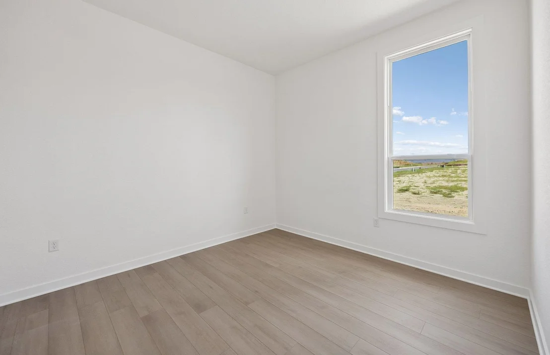 Photo of 16401 Winnie Mae BND