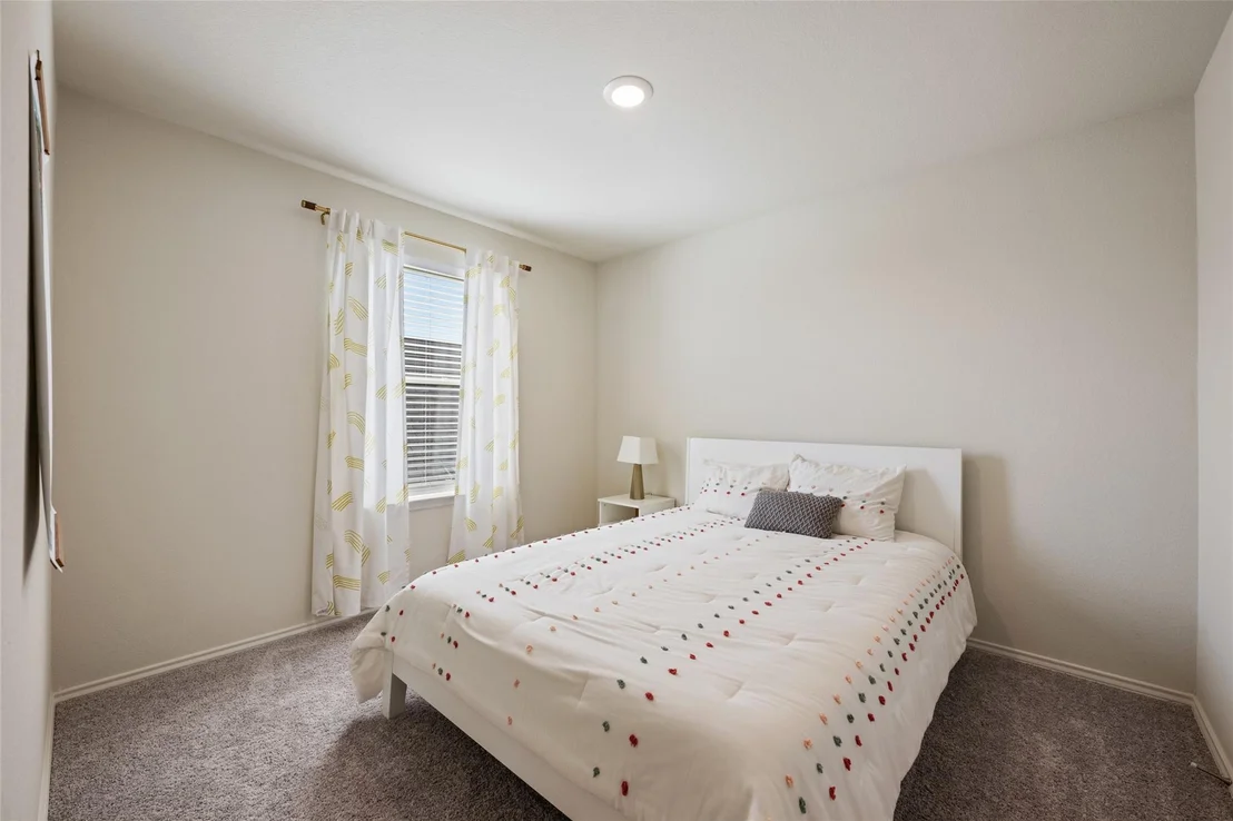 Photo of 128 Sugarberry DR