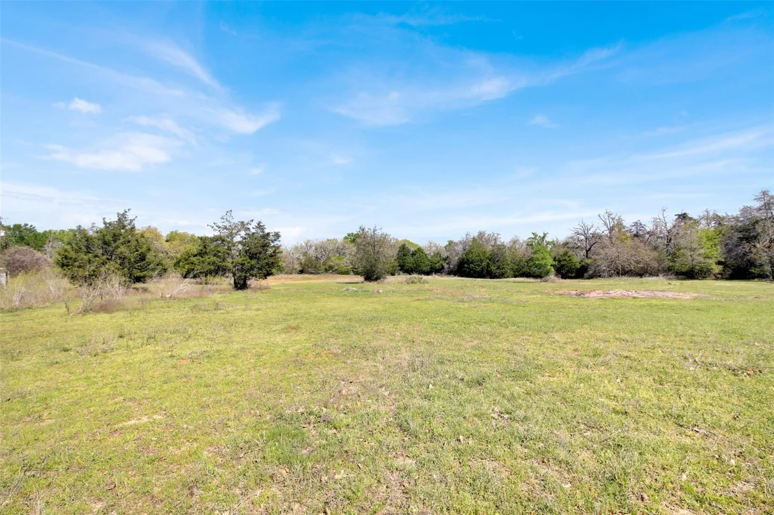 Photo of 1205 Private Road 7016 RD