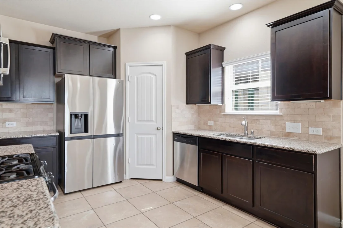 Photo of 613 Longhorn Cavern RD