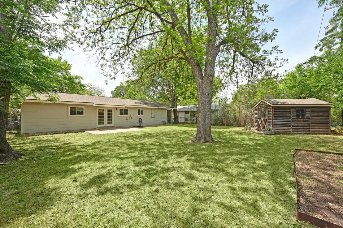 Photo of 1602 Chatham Ave