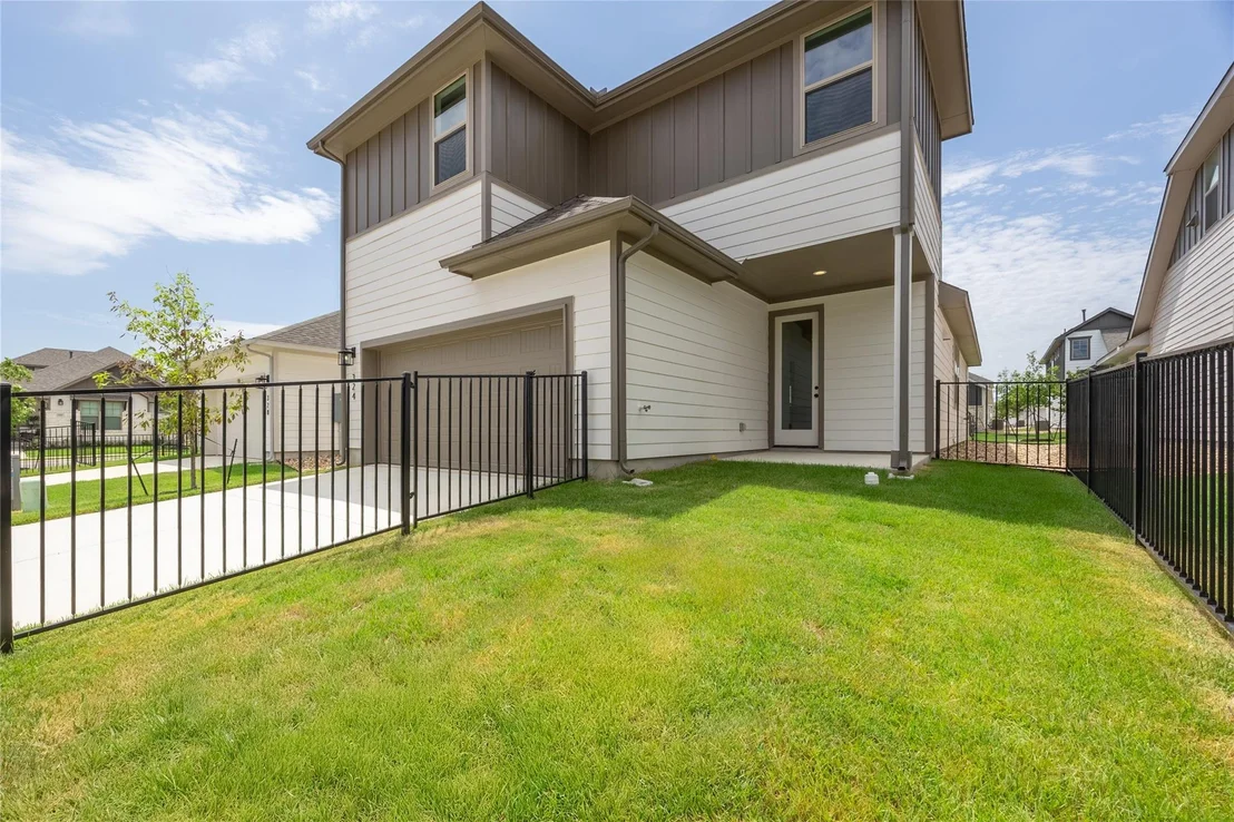 Photo of 324 Orleanian DR