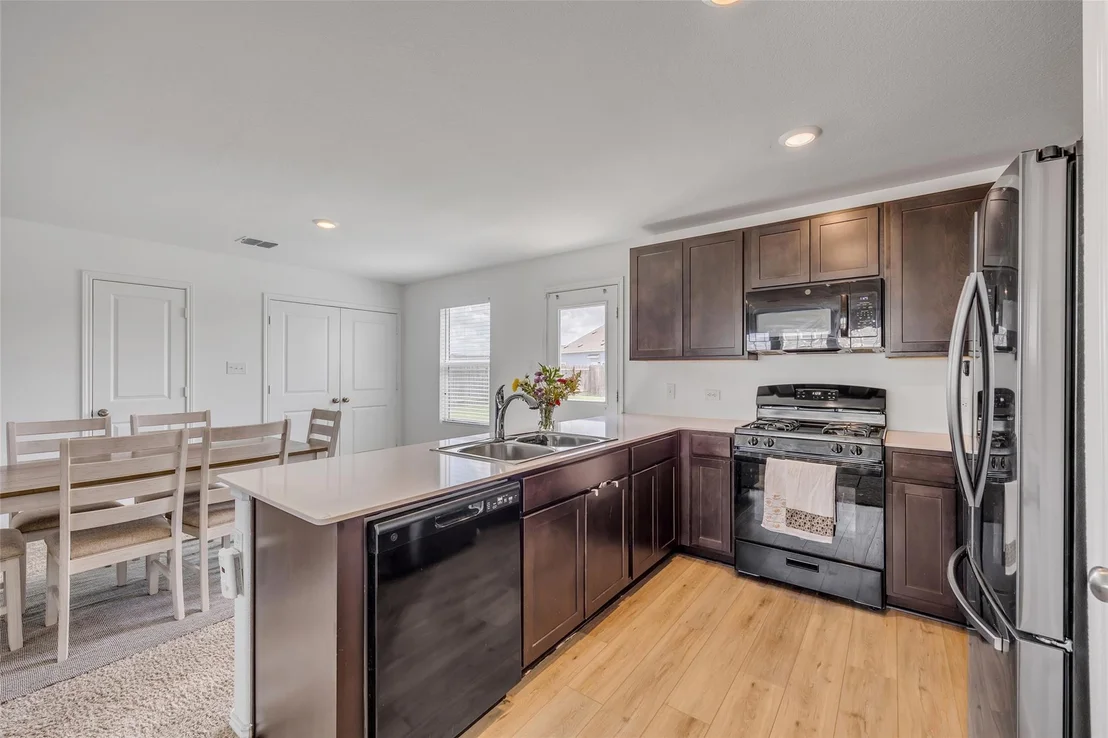 Photo of 2406 Windrow LN