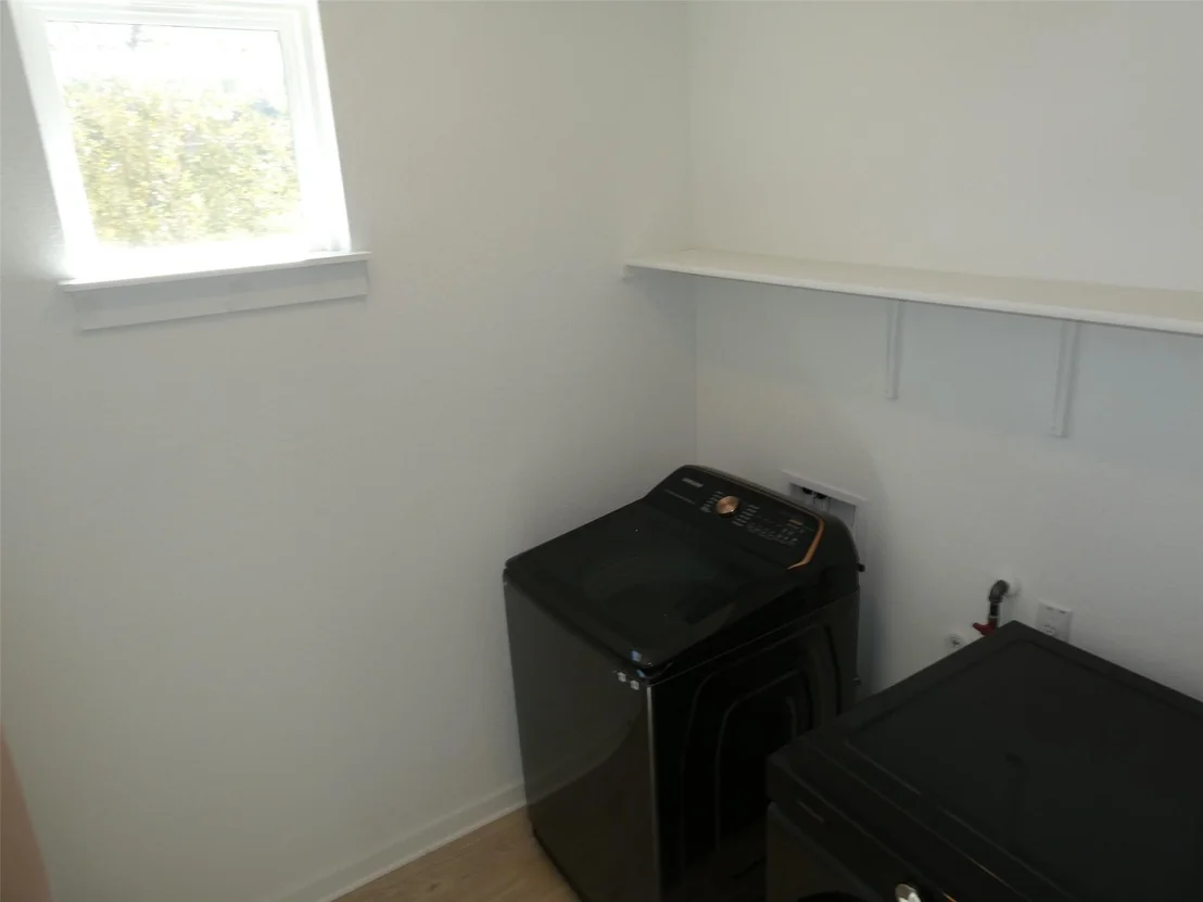 Photo of 1804 W CROW HOP VW