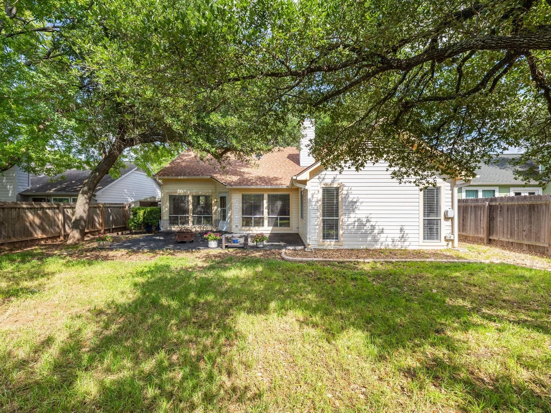 Photo of 903 Deer Grove DR
