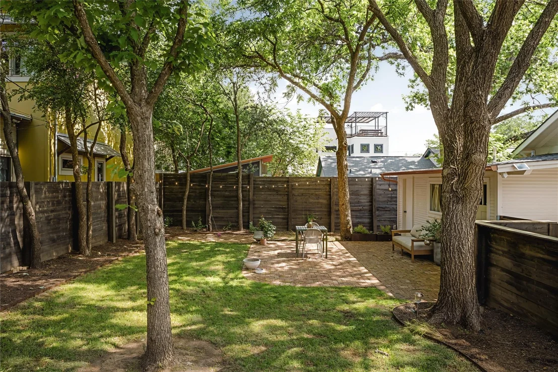 Photo of 1504 Bluebonnet LN